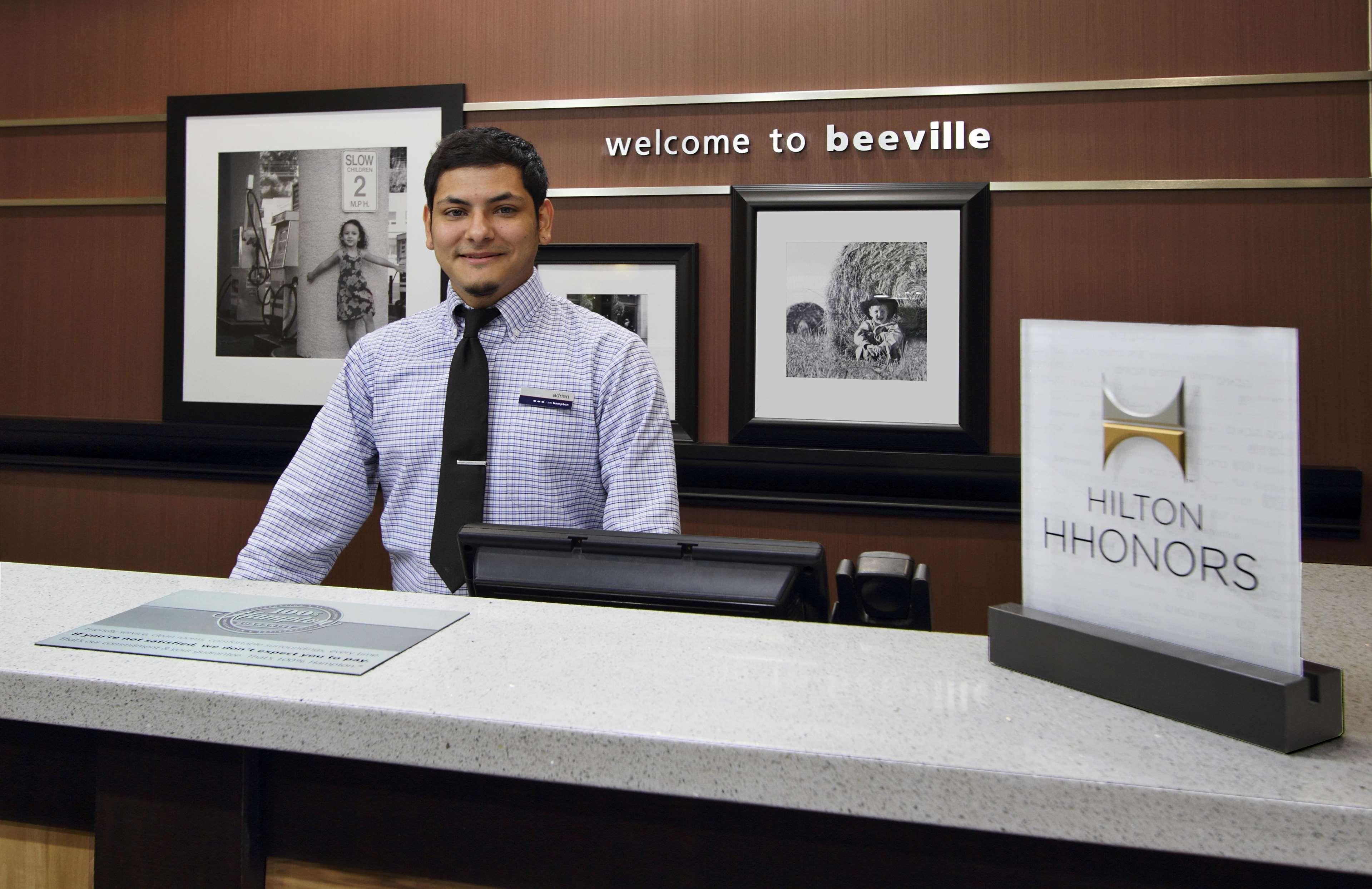 Hampton Inn Beeville Esterno foto