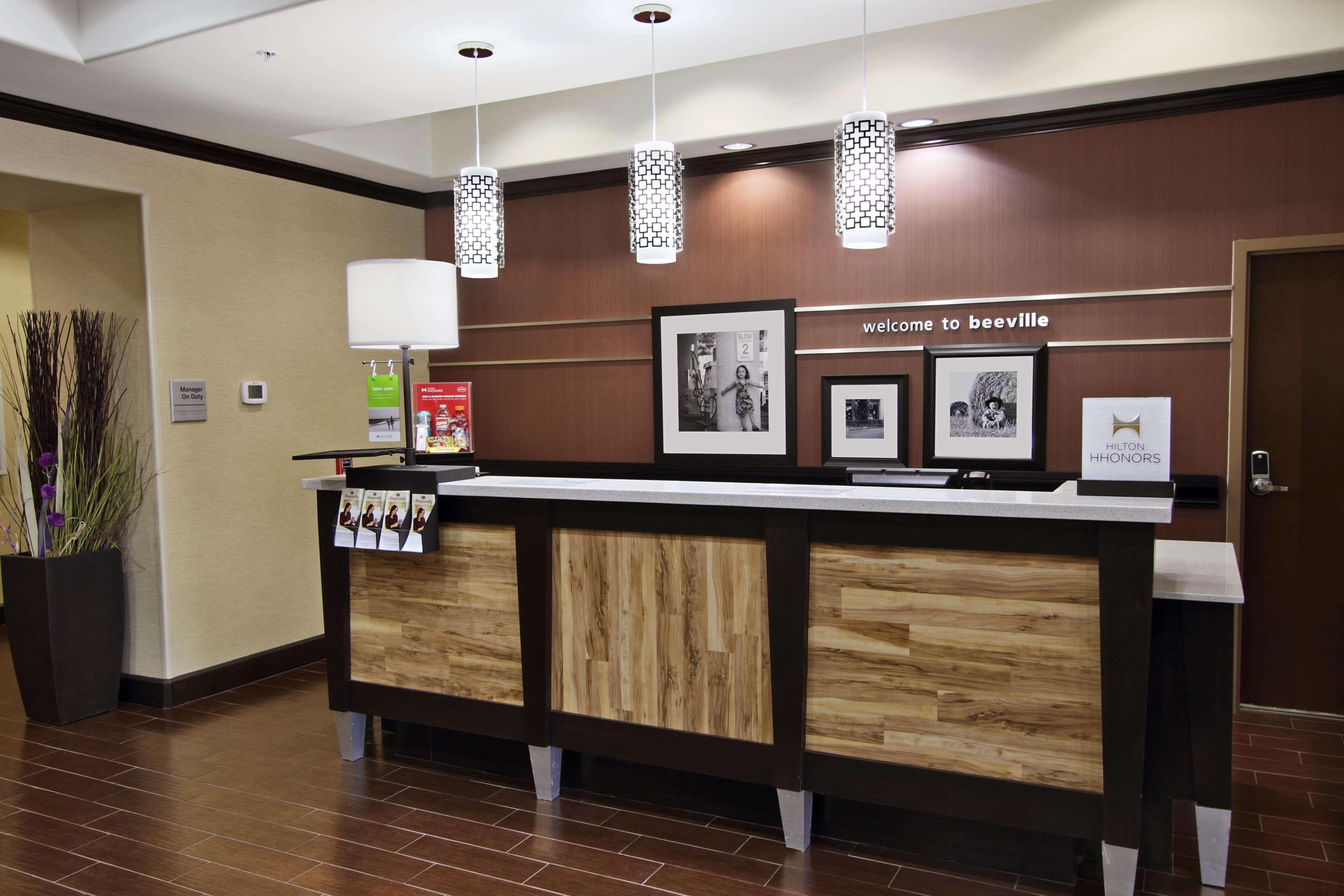 Hampton Inn Beeville Esterno foto