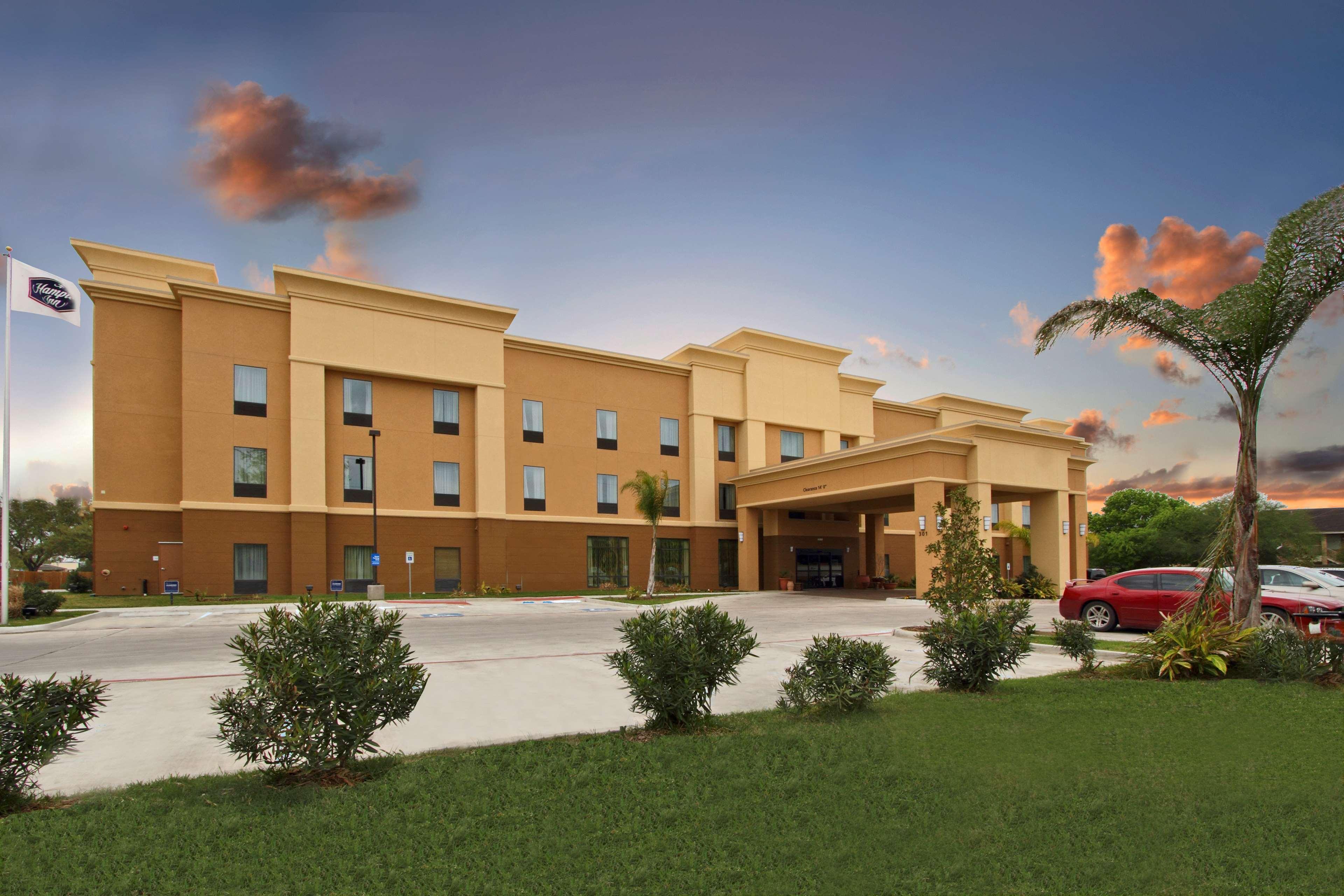Hampton Inn Beeville Esterno foto