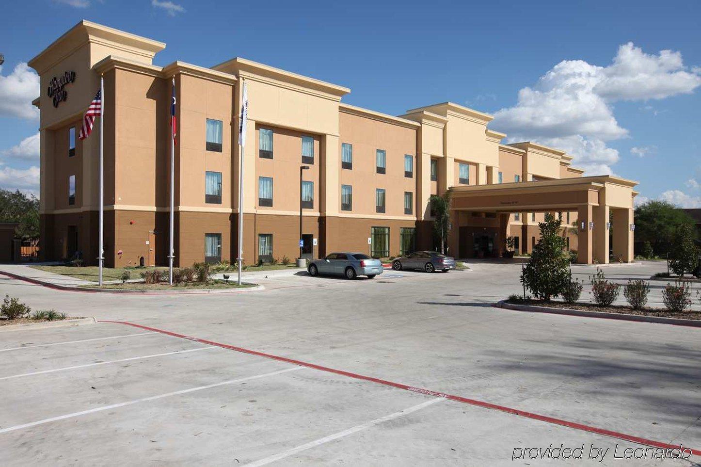 Hampton Inn Beeville Esterno foto